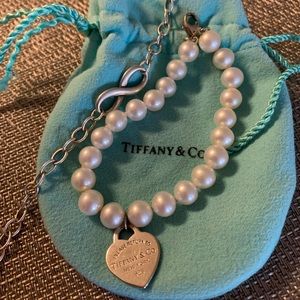 TIFFANY pearl bracelet. Free infinity bracelet.
